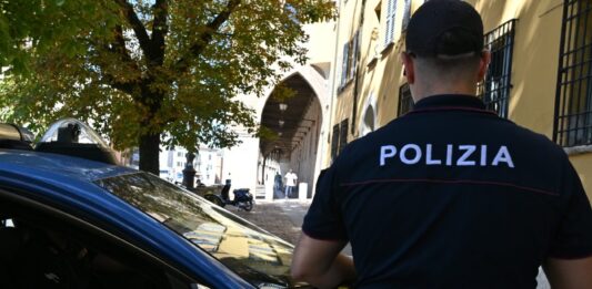 Maltrattamenti sull’ex moglie: 49enne arrestato e portato in carcere