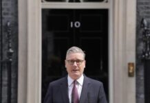 Uk, il premier Starmer annuncia le dimissioni