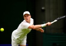 Sinner soffre al debutto a Wimbledon ma batte Kecmanovic in 5 set