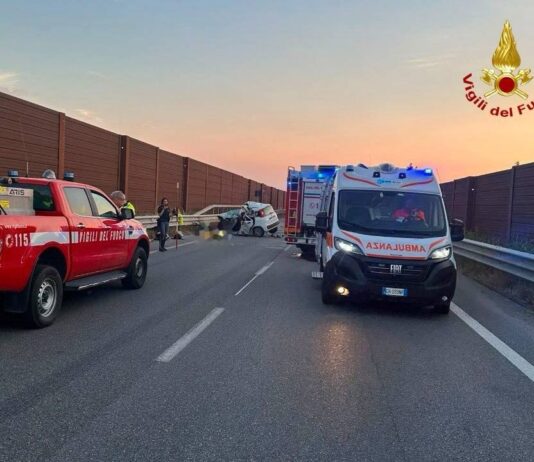 Scontro tir-auto sulla tangenziale a Guidizzolo, morto un 19enne