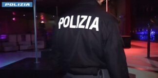 Alcol ai 15enni: la Polizia denuncia il titolare di una discoteca