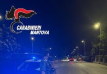 Castiglione, 14enne tenta di lanciarsi dalla finestra: carabiniere lo afferra al volo e lo salva