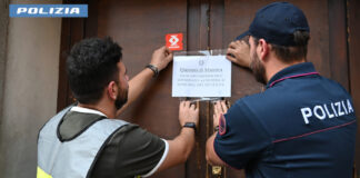 Risse in piazza Broletto, chiuso per 15 giorni il Bar Lasagna