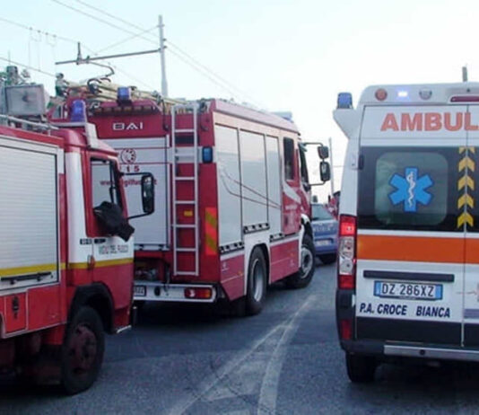 Tragedia a Roverbella. Cade in moto e annega nel canale