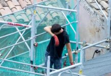 Emergenza caldo in fabbrica, la denuncia della Fiom: «Malori tra i lavoratori e aziende negazioniste, il colpo di calore è infortunio»