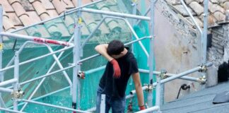 Emergenza caldo in fabbrica, la denuncia della Fiom: «Malori tra i lavoratori e aziende negazioniste, il colpo di calore è infortunio»