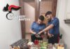 Ruba generi alimentari e minaccia l’addetto con un coltello: denunciato 45enne