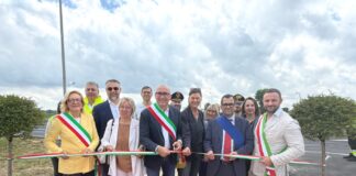 Più sicuro l’incrocio posto sul confine tra Mariana e Piubega: taglio del nastro per la nuova rotatoria