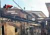 Sabbioneta, vasto incendio in una cascina: fiamme distruggono il tetto, due feriti in ospedale
