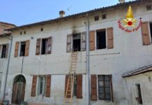 Viadana, da una stanza le fiamme si diffondono a tutto l’appartamento
