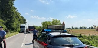 Pattuglia dei Carabinieri finisce nel fossato, quattro in ospedale