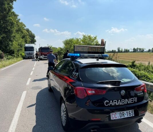 Pattuglia dei Carabinieri finisce nel fossato, quattro in ospedale