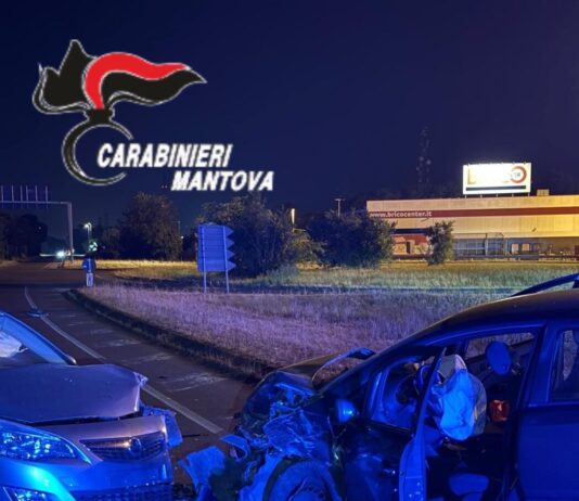 Scontro nella notte in viale della Favorita: quattro feriti in codice giallo