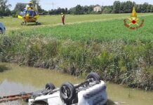Tragedia a Reggiolo: muore nell’auto capovolta nel canale pieno d’acqua. La vittima è Riccardo Franzoni, 21enne di Gonzaga