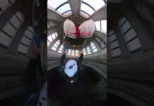 Entra di nascosto in S. Andrea e si lancia dalla cupola col paracadute