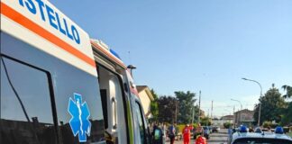 Colto da malore sulla ciclabile mentre torna dal lavoro: muore a 32 anni