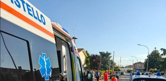 Colto da malore sulla ciclabile mentre torna dal lavoro: muore a 32 anni