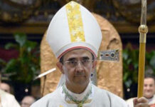 La svolta del Vescovo Marco Busca: la chiesa mantovana dice addio al modello del parroco tradizionale