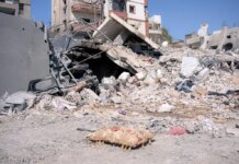 Terremoto e raid americani, notte da incubo per l’iran