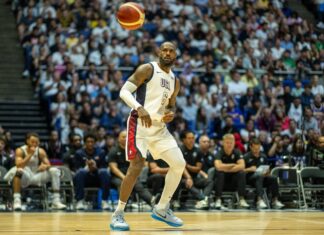 LeBron James giocherà nei Philadelphia 76ers