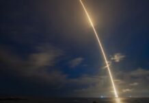 Cina, lanciato nello spazio un nuovo satellite per la trasmissione dati