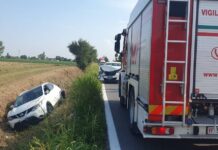 Asola, maxi tamponamento sulla Statale 343: auto esce di strada, tre persone illese e traffico bloccato
