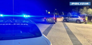 Movida violenta sulle strade: maxi-blitz della Polizia a Mantova, 5 patenti ritirate