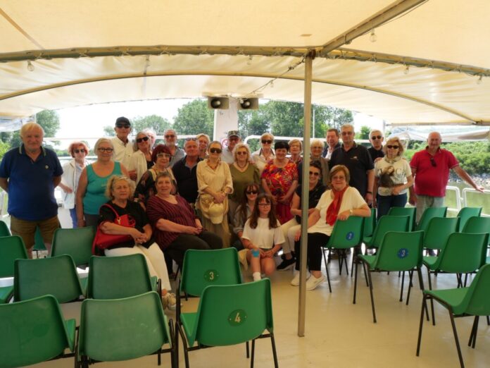 FOTO ,IL GRUPPO DEI PENSIONATI DELLA CNA IN GITA SUI LAGHI DI MANTOVA A BORDO DELLA MOTONAVE ANDES