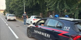 Fototrappola svela movimenti sospetti: arrestato 28enne per spaccio di cocaina