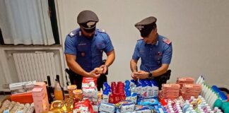 Viadana, fermato con l’auto piena di merce rubata: denunciato un 40enne per ricettazione