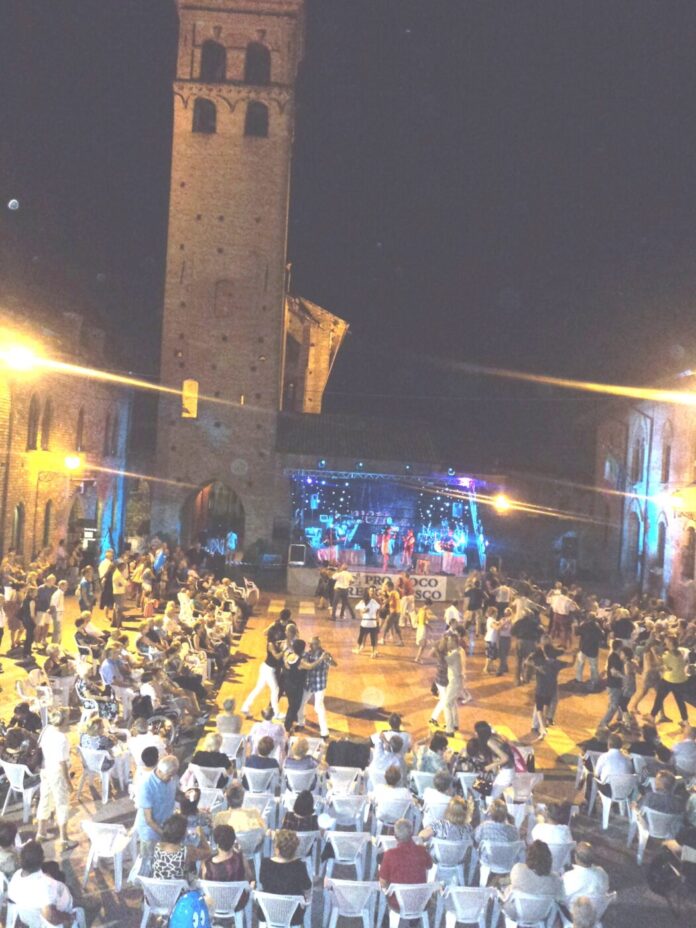 Redondesco Festa en Castel ediz preced. (1)_4071048
