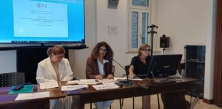 Genitori e lavoro: la fotografia di un divario che resiste