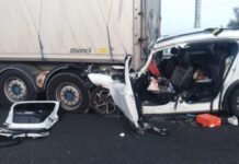 Tragedia all’alba a Teano sulla A1. Auto con a bordo una famiglia di mantovani tampona un Tir: muore una 16enne, gravi i genitori e il fratellino