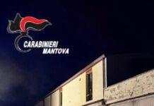 Rogo notturno negli ex uffici della ditta Caem a Mantova: inagibile il rifugio dei senzatetto