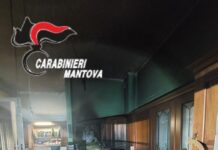 Paura nella notte a Porto Mantovano: va a fuoco la cucina, madre e figlio intossicati in ospedale
