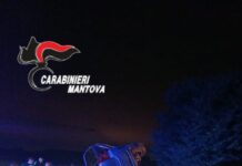 Tragedia a Marcaria: auto esce di strada nella notte, morto un padre di 38 anni e gravi i due figli piccoli