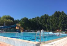 Furto nella notte alla piscina comunale di Porto Mantovano: ladri incagliano il fondo cassa e il bar