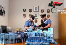 Escono dal “Tigotà” con tre carrelli pieni ma dalla porta di emergenza: arrestata la banda dei profumi
