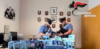 Escono dal “Tigotà” con tre carrelli pieni ma dalla porta di emergenza: arrestata la banda dei profumi
