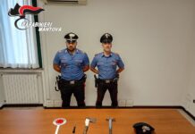 Girava in centro a Viadana con ascia e martello: denunciato un 31enne albanese