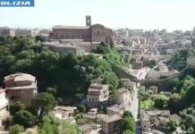 Scritte contro Meloni e i poliziotti a Siena, Digos denuncia 24enne albanese