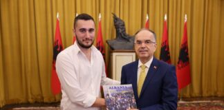Le foto di Bellesia tornano in Albania