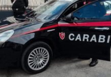 Lascia la fidanzata, lei crede che si voglia suicidare e chiama i carabinieri