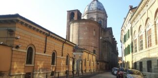 Castiglione delle Stiviere, stalker ubriaco insegue l’ex fidanzata fin dentro la caserma dei Carabinieri: arrestato un 51enne