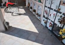 Vandali in azione al cimitero di Nosedole: danneggiate tre lapidi, indagano i carabinieri