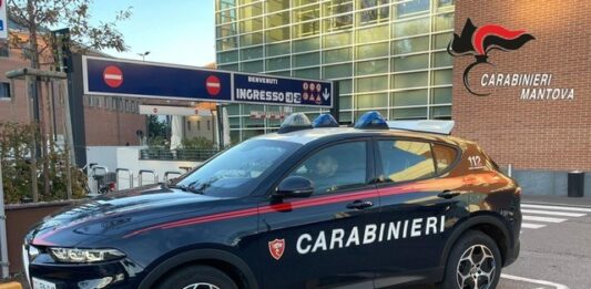 Dolori alla spalla, visita in ospedale e un rientro impossibile: arrestato ancora una volta
