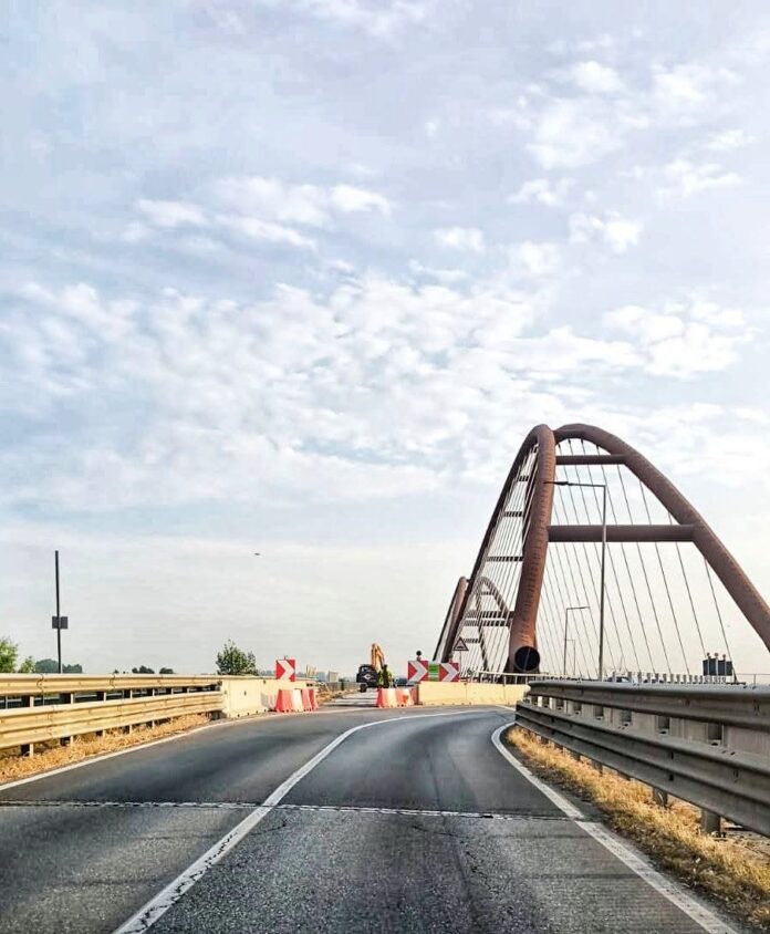 ponte san benedetto po_4105376