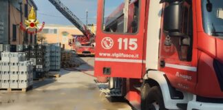 Incendio ad Asola: a fuoco il tetto di un’azienda del beverage