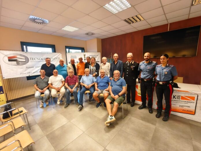 Foto di gruppo alla presentazione del 76° Gp Calvatone (1)