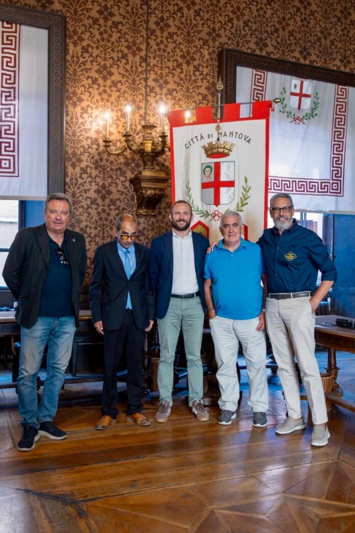 L'assessore con i dirigenti federali ed il presidente di R84 Factory Team